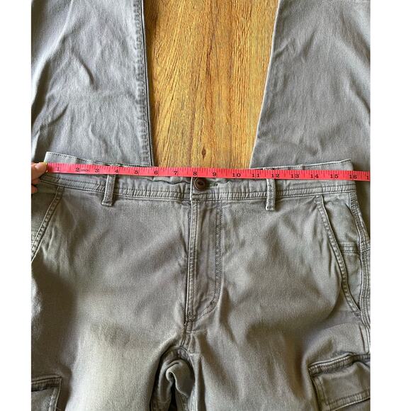 L.L. Bean Vtg Grey Cargo Pants Size 31x34 - Picture 4 of 6